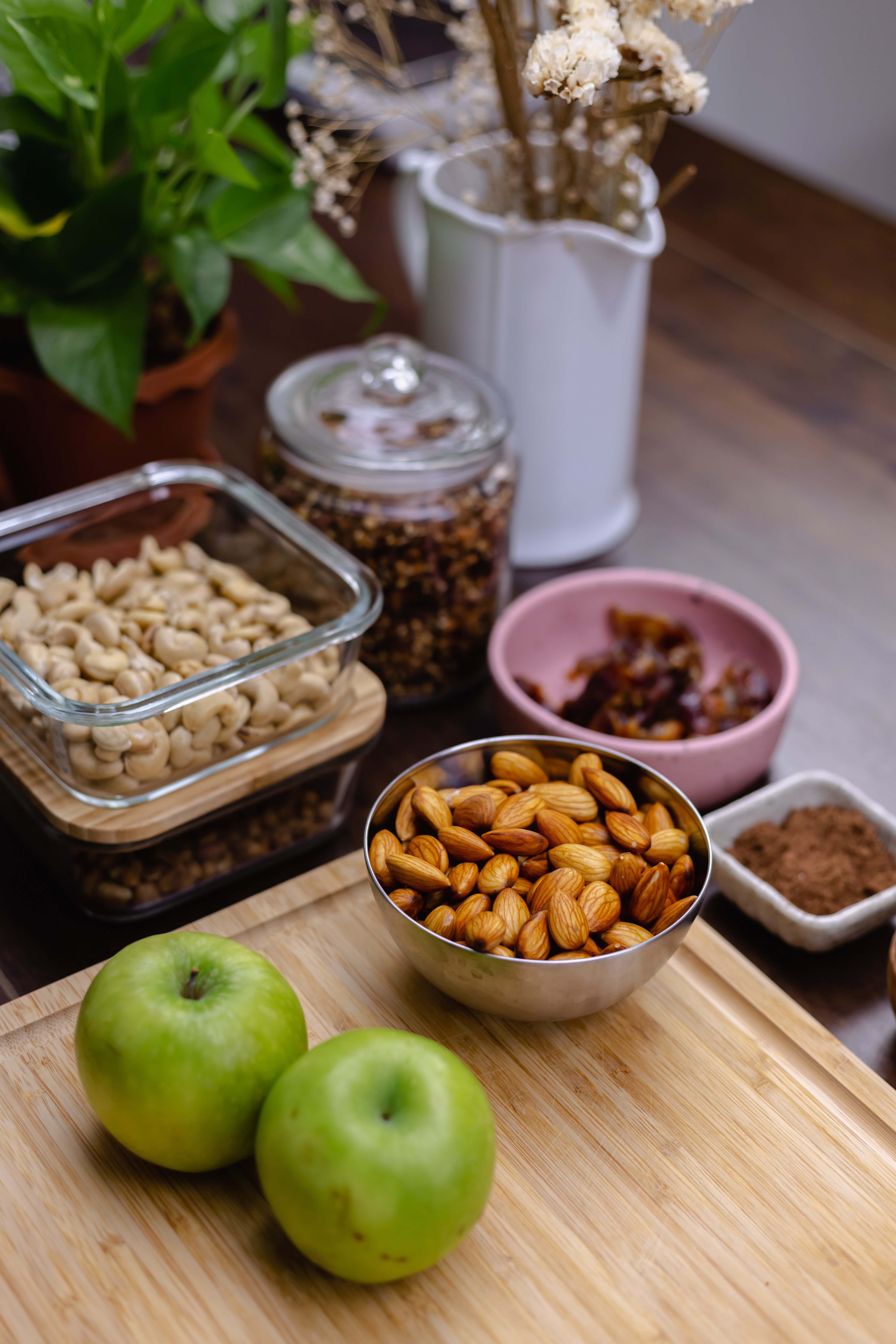 Fresh healthy breakfast options in a micro market